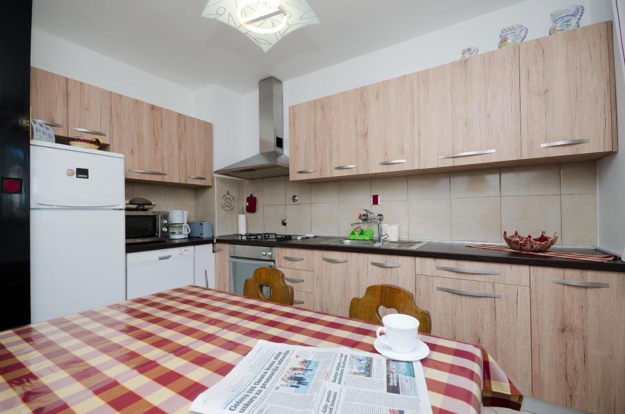 Apartment Bozena Пунат Екстериор снимка